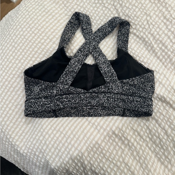 Lululemon sports bra with phone pocket - Picture 3 of 4